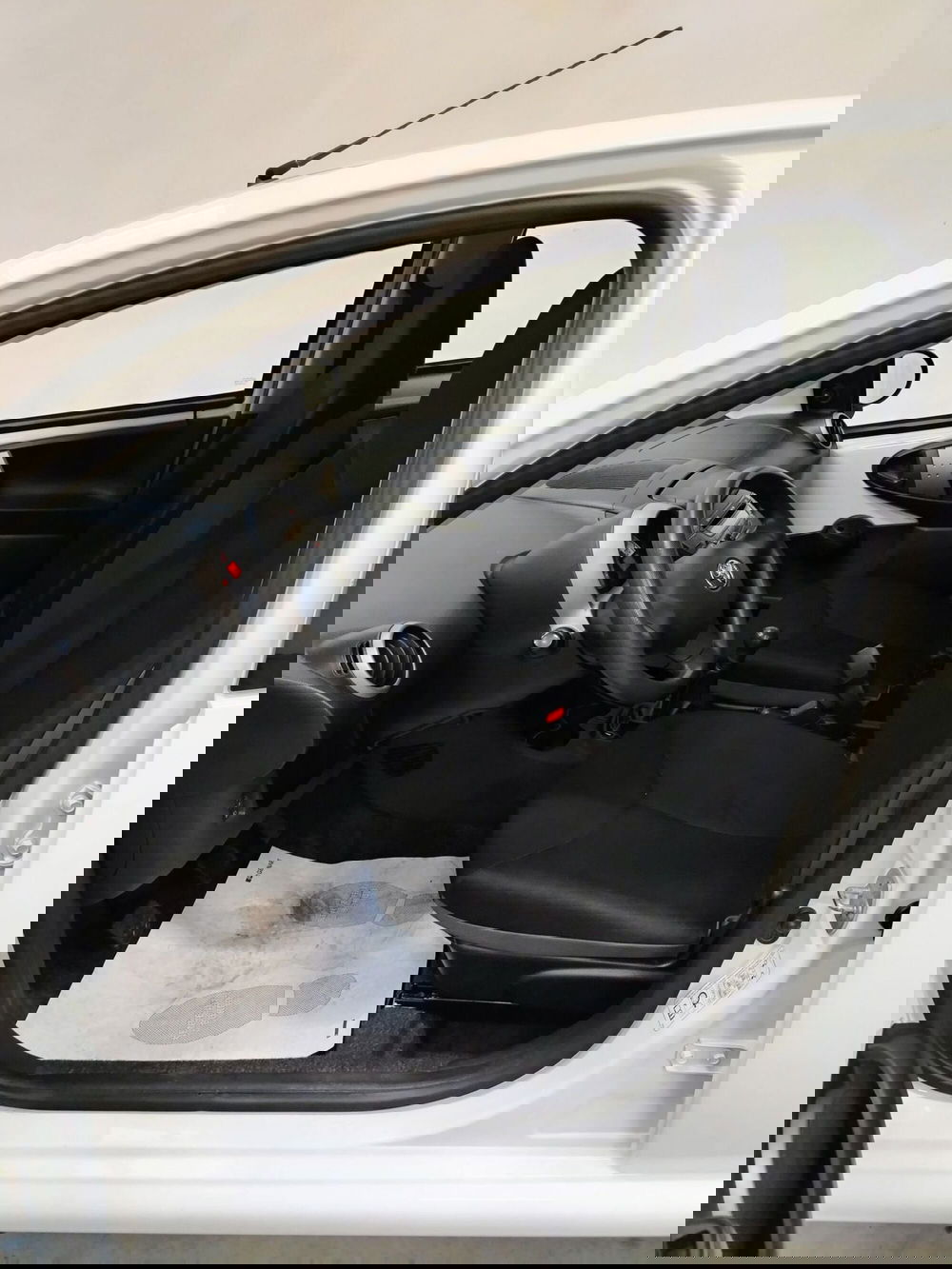 Toyota Aygo usata a Rovigo (5)