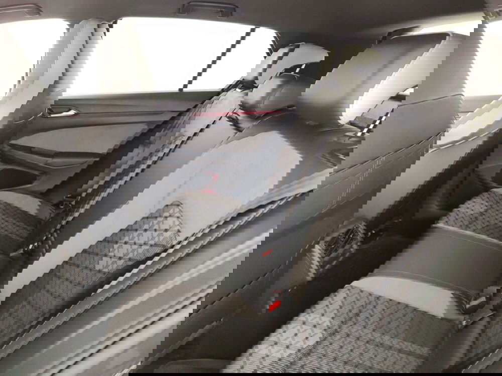 Volkswagen Golf usata a Massa-Carrara (10)