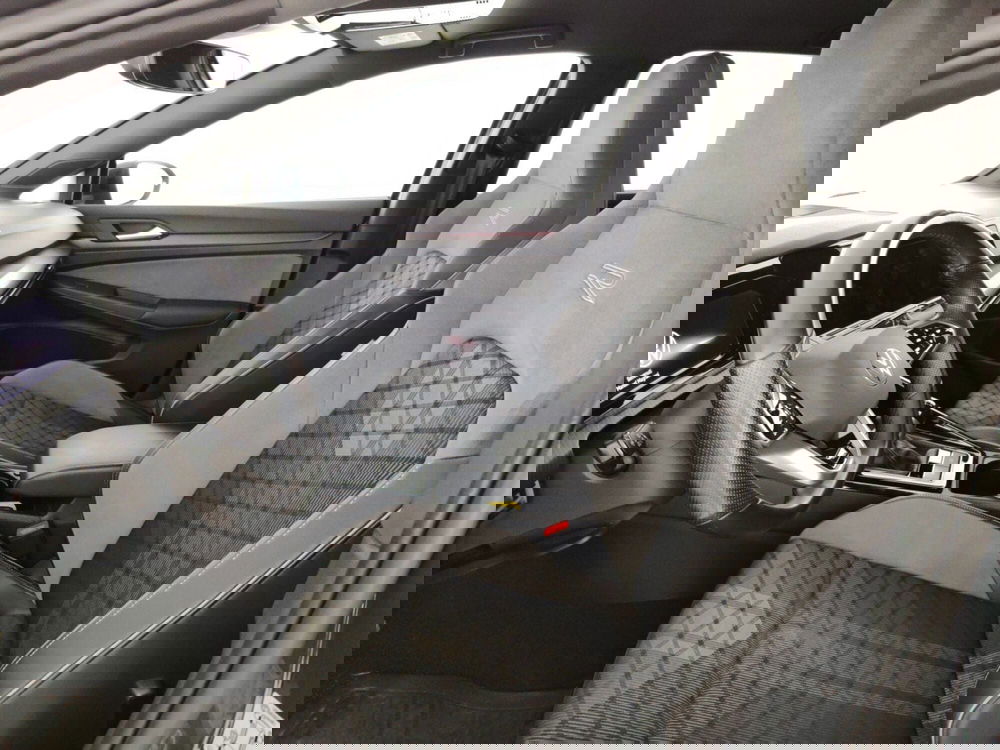 Volkswagen Golf usata a Massa-Carrara (7)