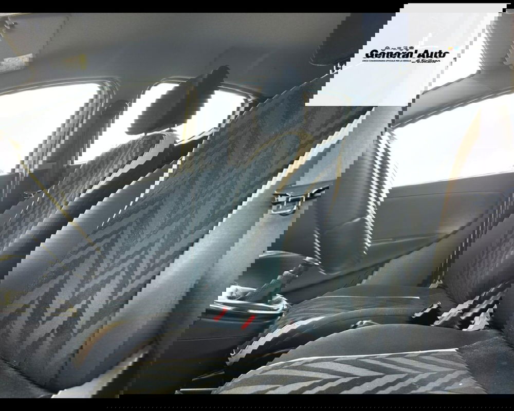 Lancia Ypsilon usata a Lucca (11)