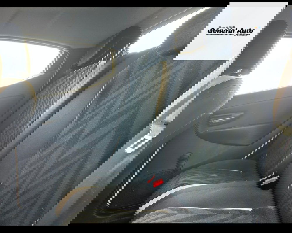 Lancia Ypsilon usata a Lucca (12)