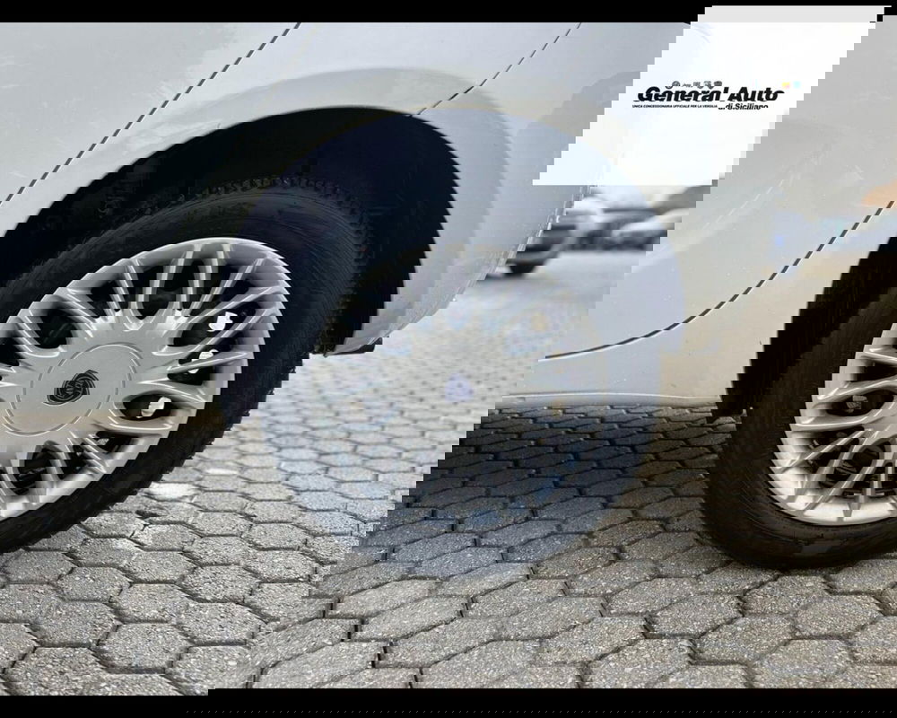 Lancia Ypsilon usata a Lucca (8)