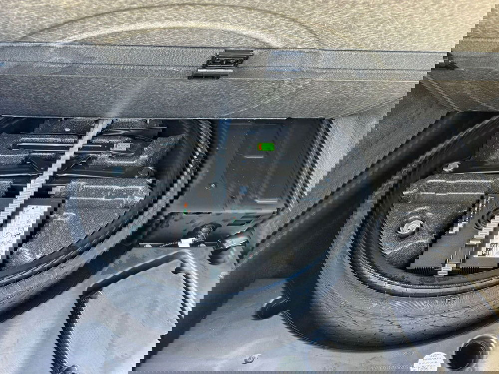 Audi Q8 usata a Salerno (13)