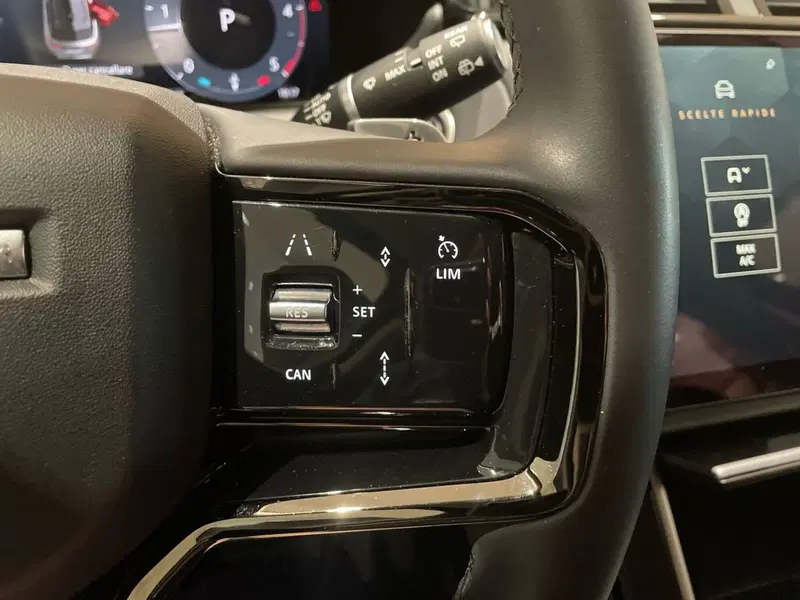 Land Rover Range Rover Velar usata a Firenze (18)