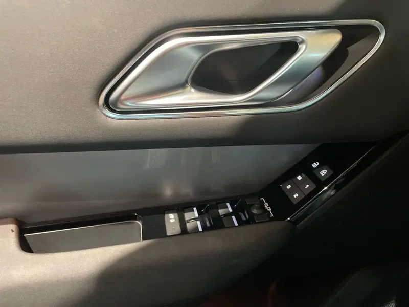 Land Rover Range Rover Velar usata a Firenze (19)