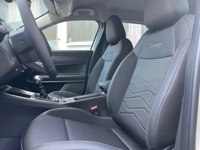 Jeep Avenger nuova a Ancona (8)