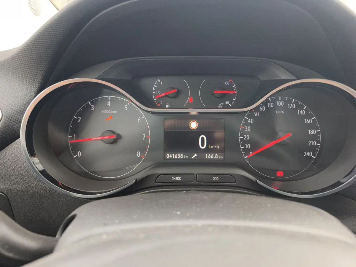 Opel Crossland X usata a Frosinone (15)