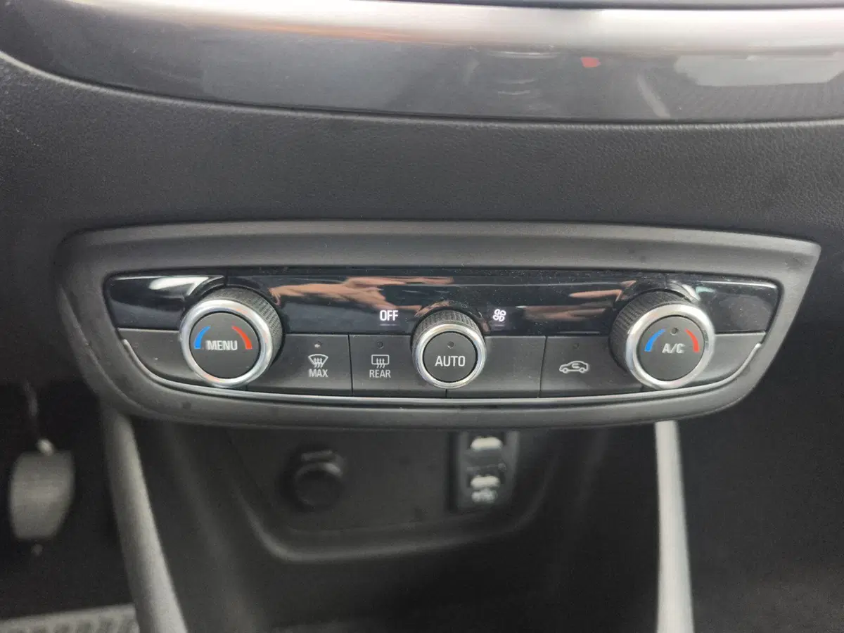 Opel Crossland X usata a Frosinone (18)