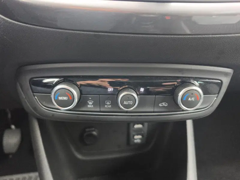 Opel Crossland X usata a Frosinone (18)
