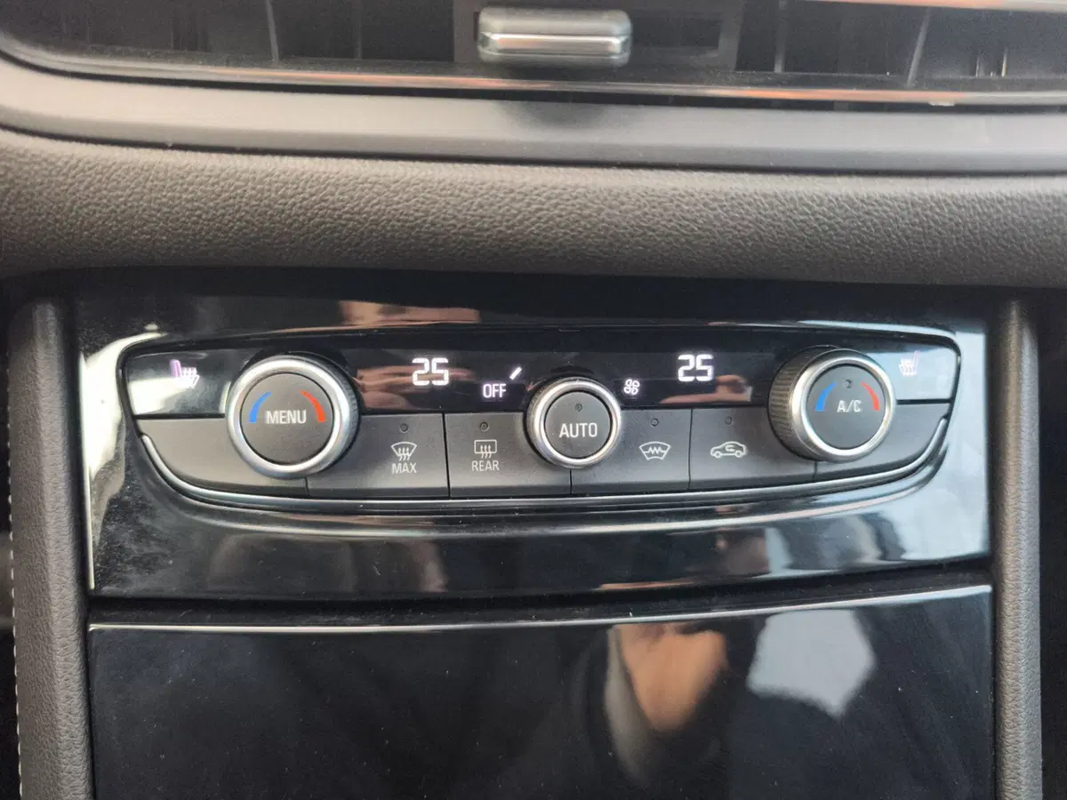 Opel Grandland usata a Frosinone (18)