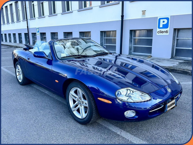 Jaguar XK usata a Milano