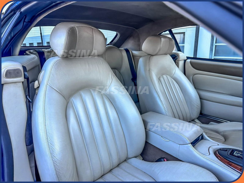 Jaguar XK usata a Milano (13)