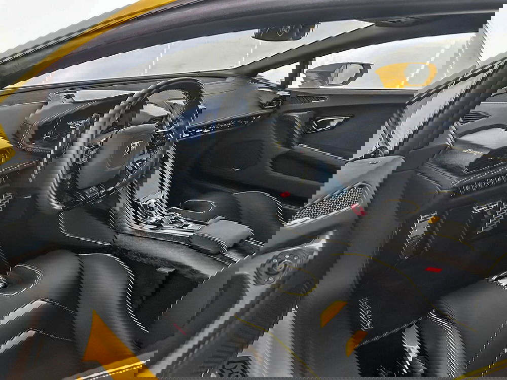 Lamborghini Huracán Coupé usata a Milano (10)