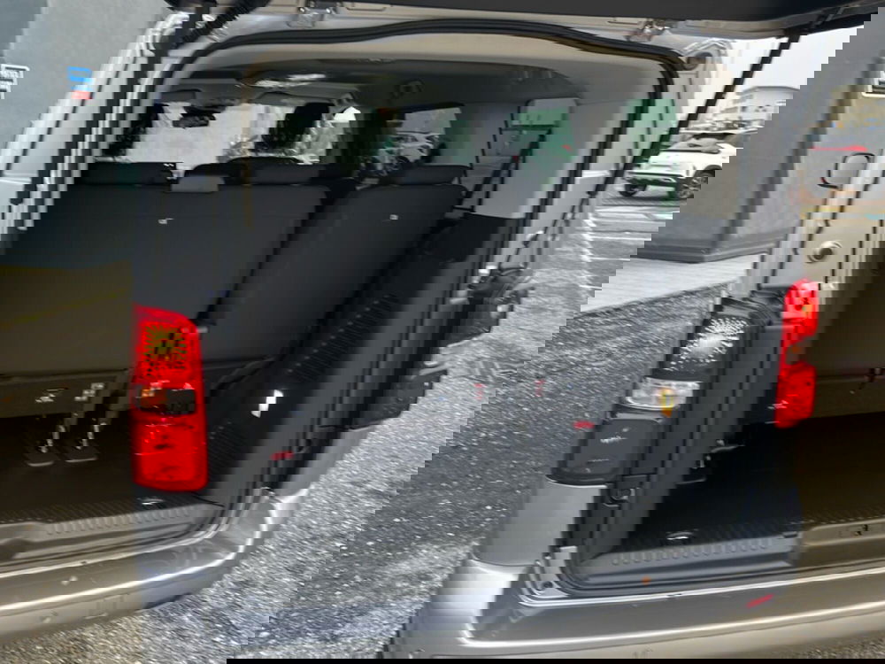 Opel Zafira Life nuova a Piacenza (14)