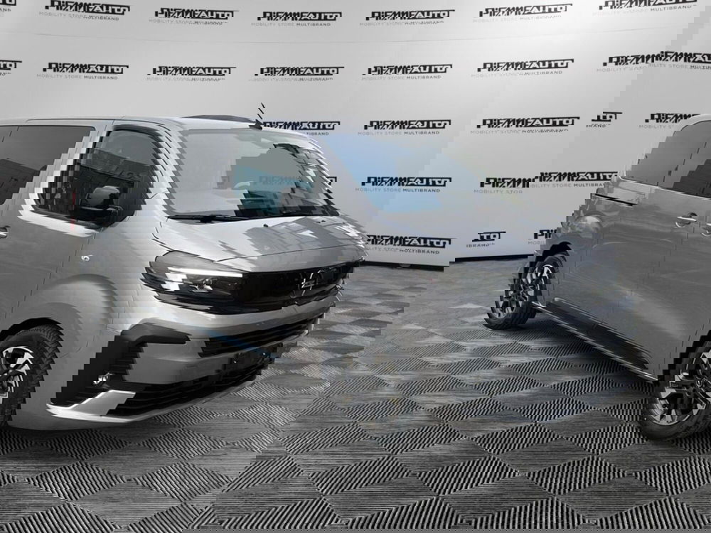 Opel Zafira Life nuova a Piacenza (7)