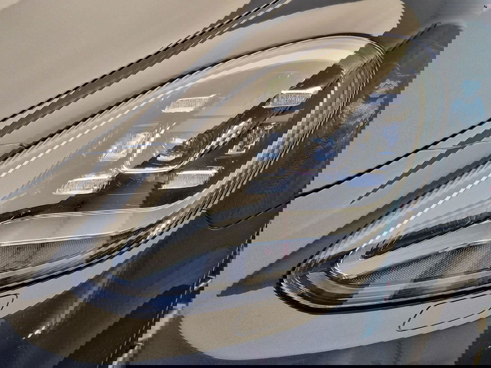 Porsche Panamera usata a Bari (5)