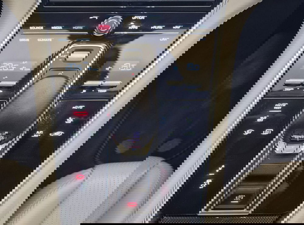 Porsche Panamera usata a Bari (6)