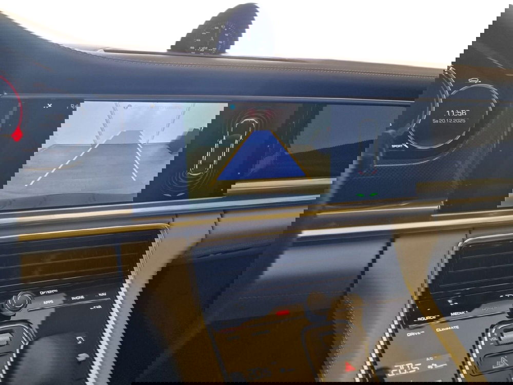 Porsche Panamera usata a Bari (7)