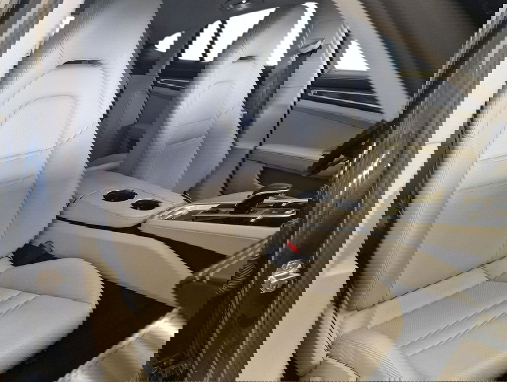 Porsche Panamera usata a Bari (8)
