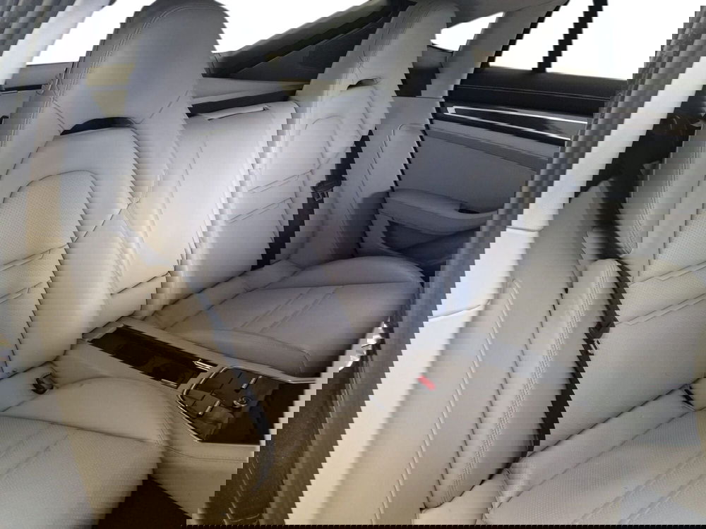 Porsche Panamera usata a Bari (9)
