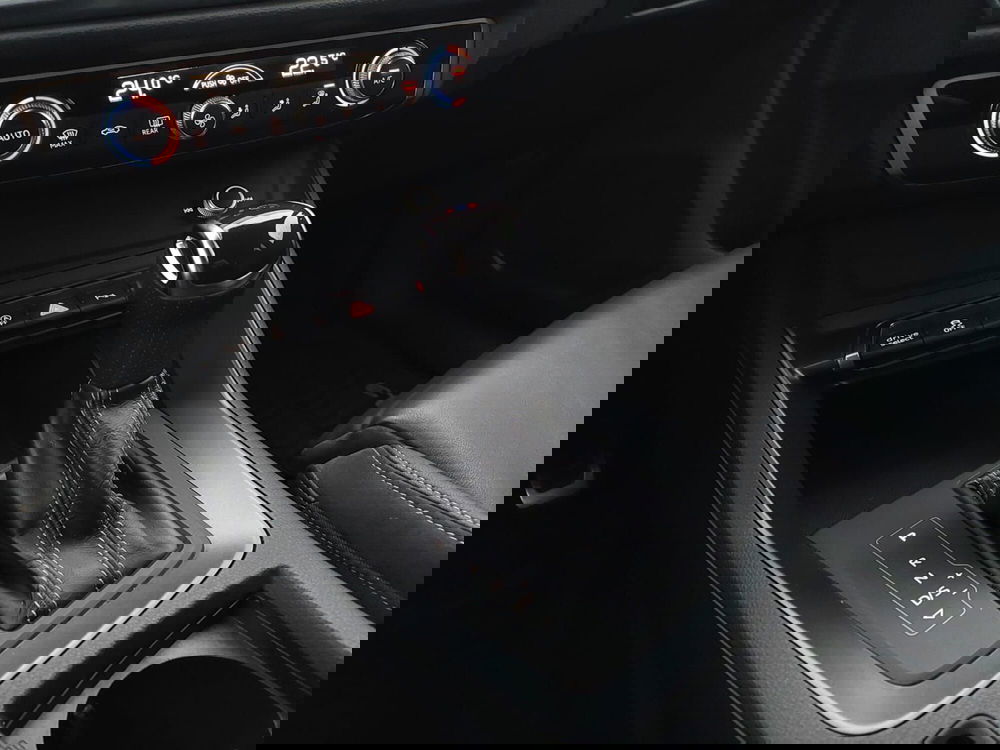 Audi Q3 Sportback usata a Bari (12)