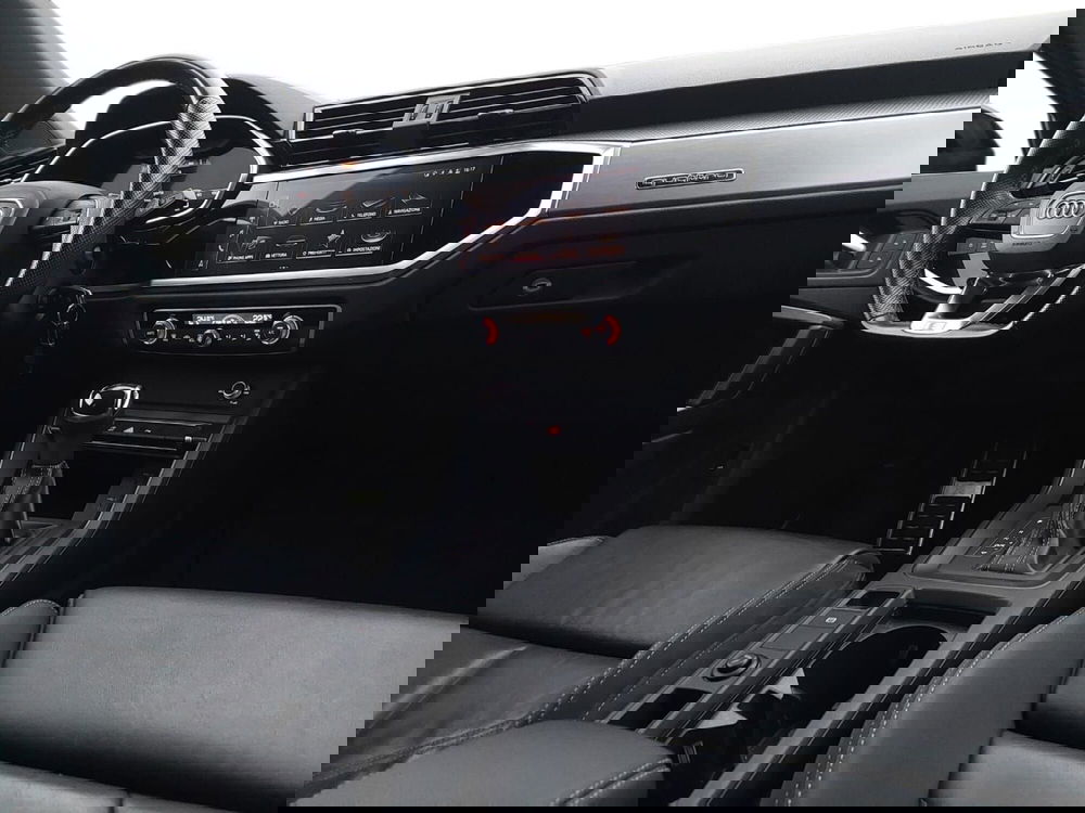 Audi Q3 Sportback usata a Bari (4)