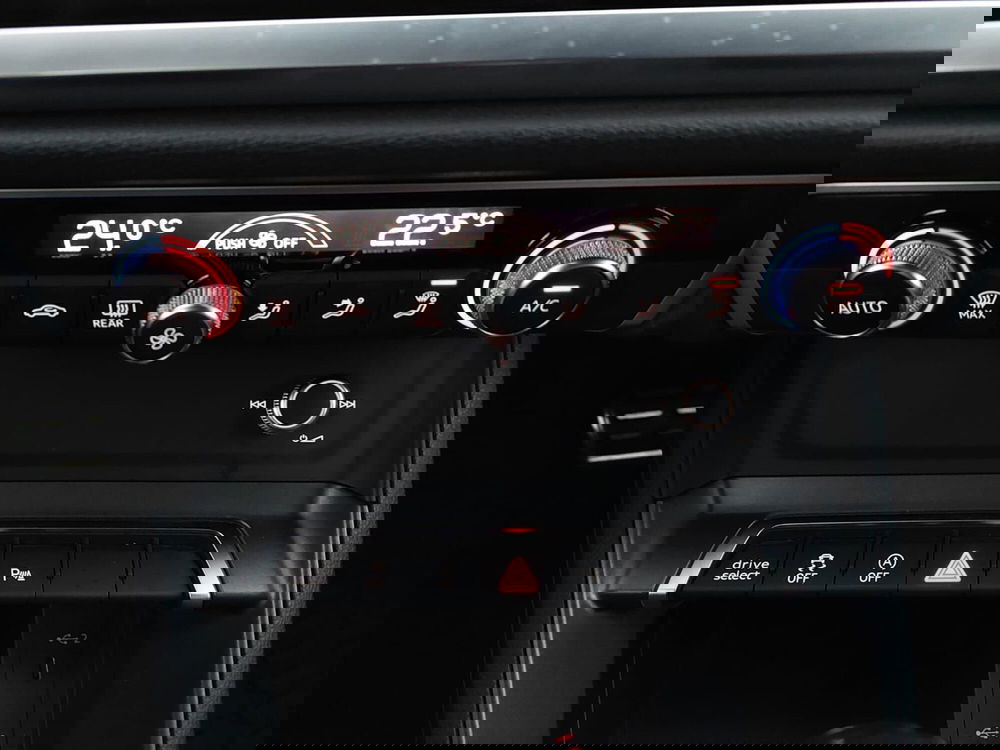 Audi Q3 Sportback usata a Bari (8)