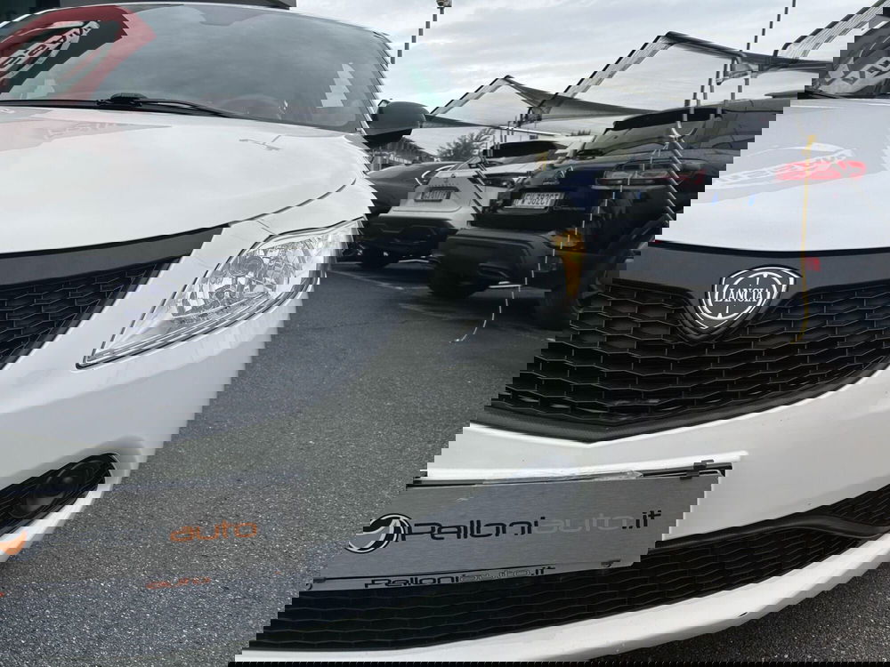 Lancia Ypsilon usata a Modena (7)