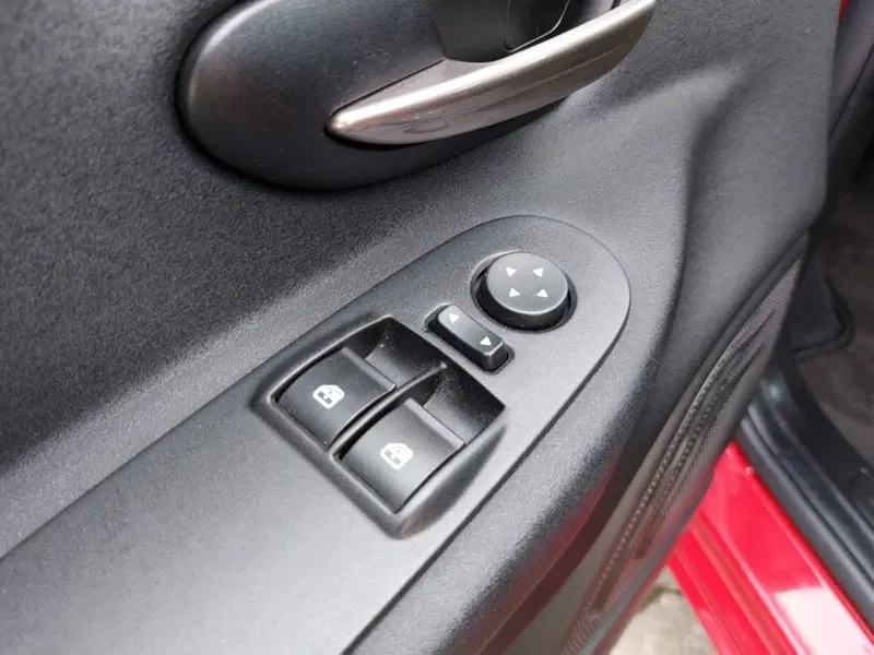 Lancia Ypsilon usata a Pavia (11)