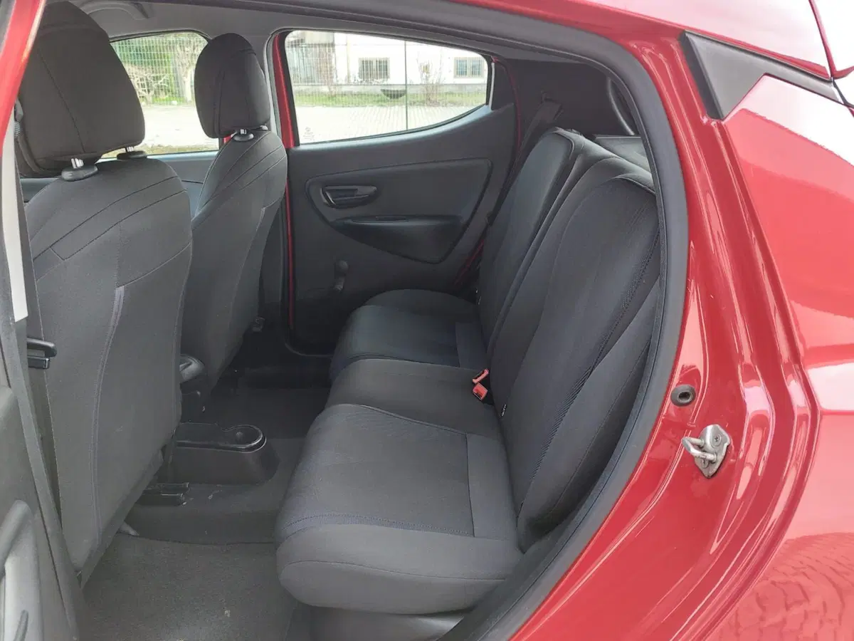 Lancia Ypsilon usata a Pavia (5)