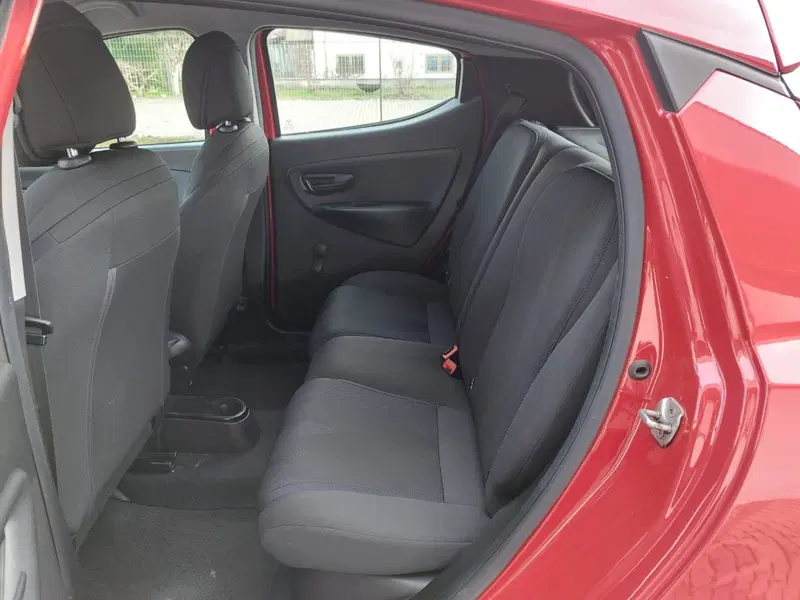 Lancia Ypsilon usata a Pavia (5)