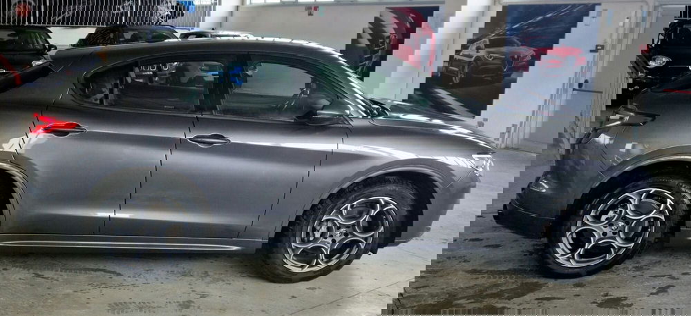 Alfa Romeo Stelvio usata a Terni (6)