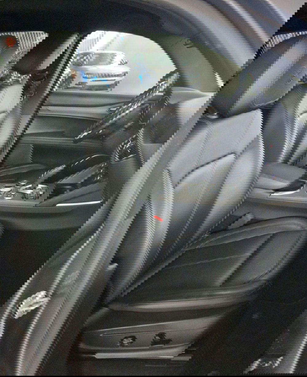 Alfa Romeo Stelvio usata a Terni (8)