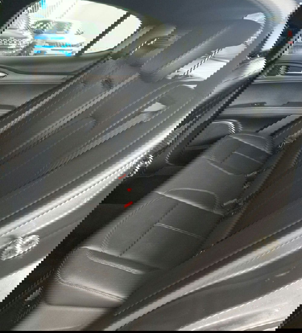 Alfa Romeo Stelvio usata a Terni (9)