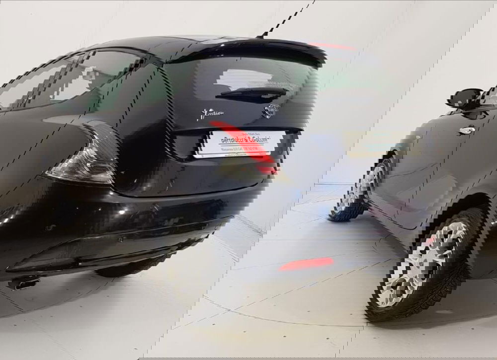 Lancia Ypsilon usata a Lucca (4)