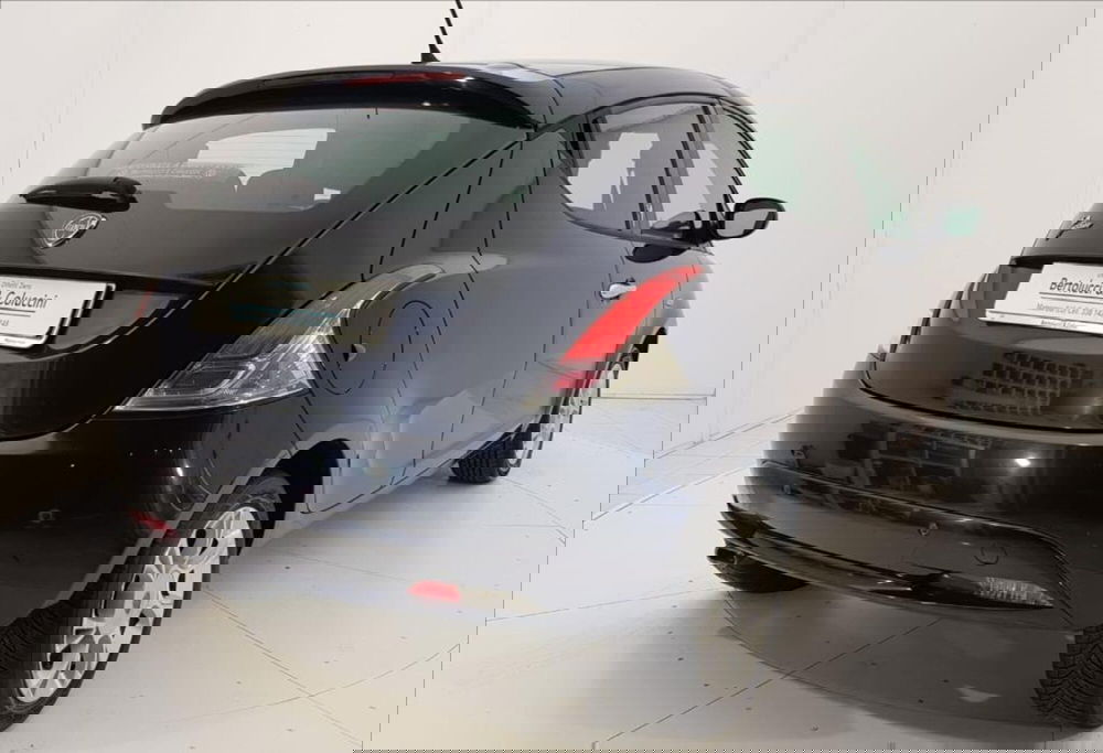 Lancia Ypsilon usata a Lucca (6)