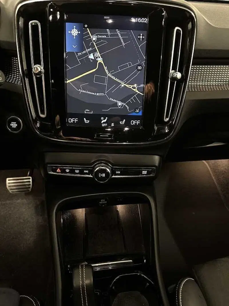 Volvo XC40 usata a Macerata (10)