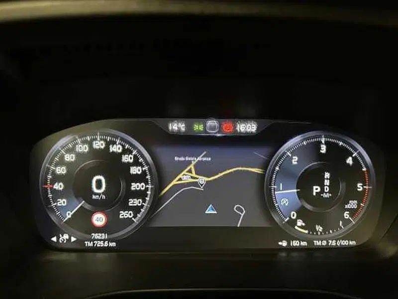 Volvo XC40 usata a Macerata (11)