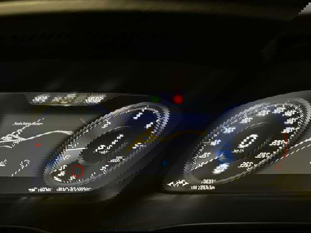 Volvo XC40 usata a Macerata (11)