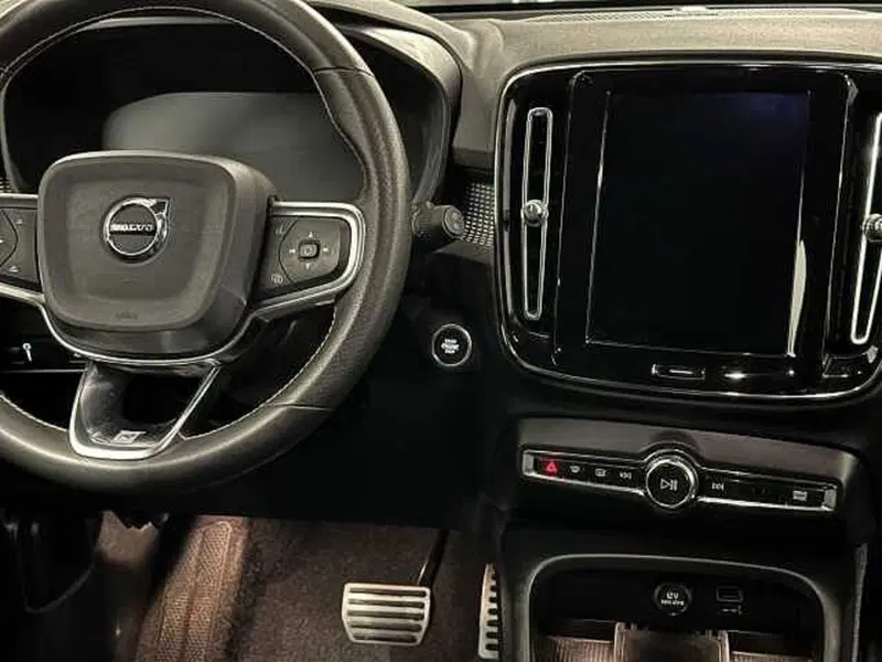 Volvo XC40 usata a Macerata (15)