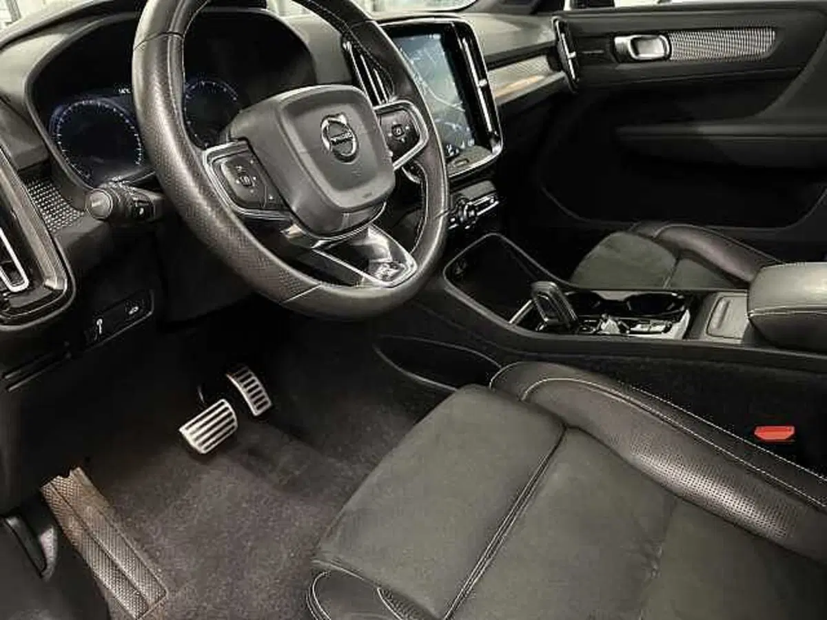 Volvo XC40 usata a Macerata (7)