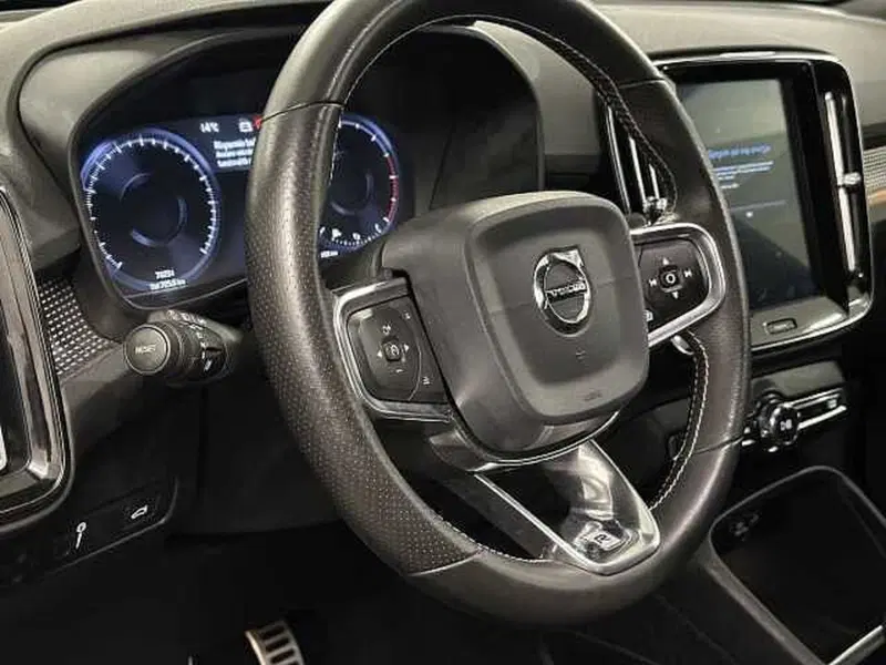 Volvo XC40 usata a Macerata (8)