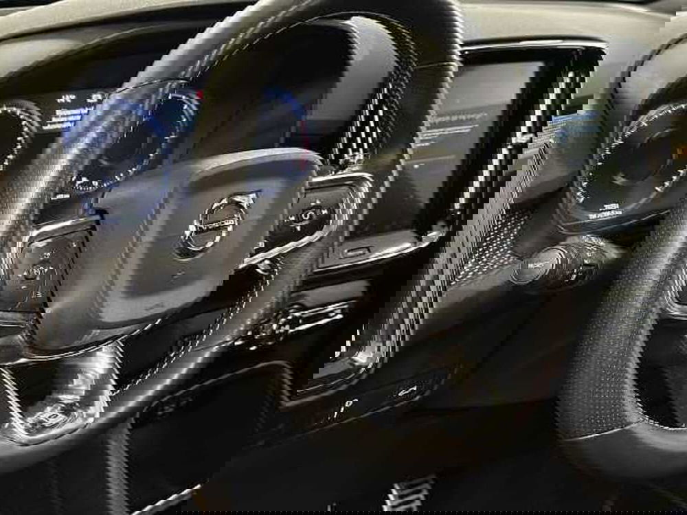 Volvo XC40 usata a Macerata (8)