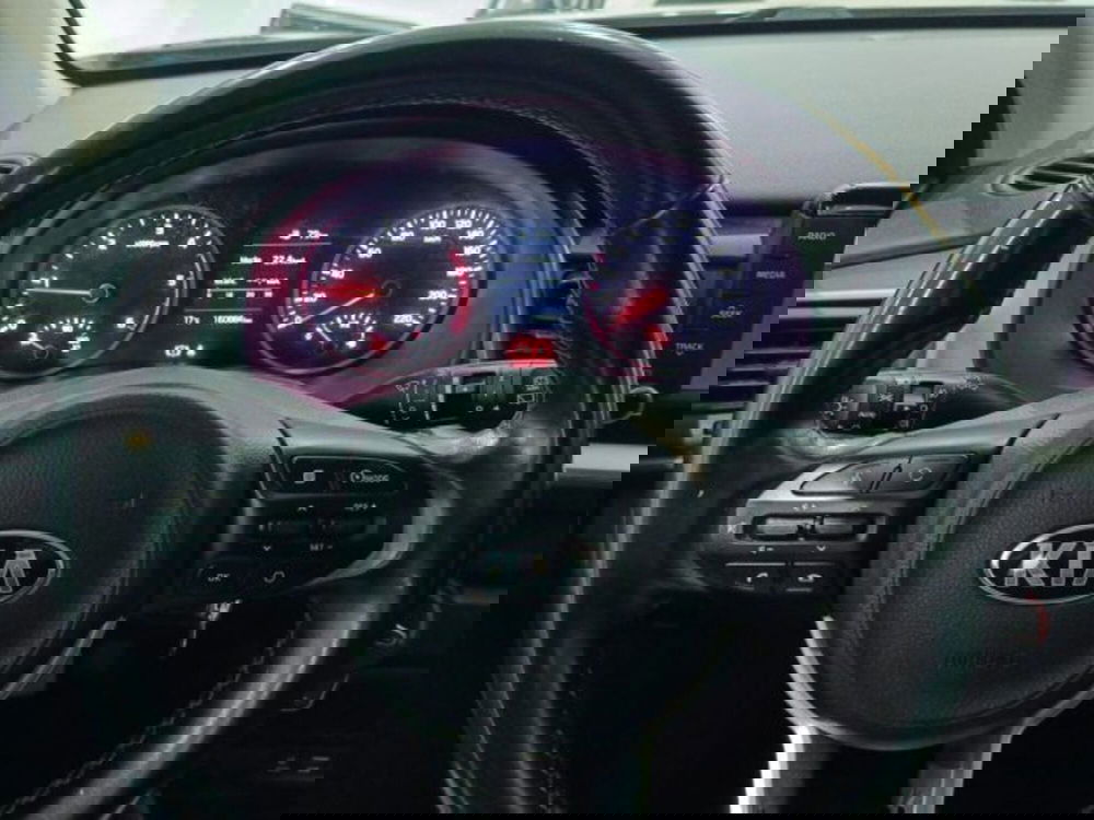Kia Stonic usata a Catania (18)