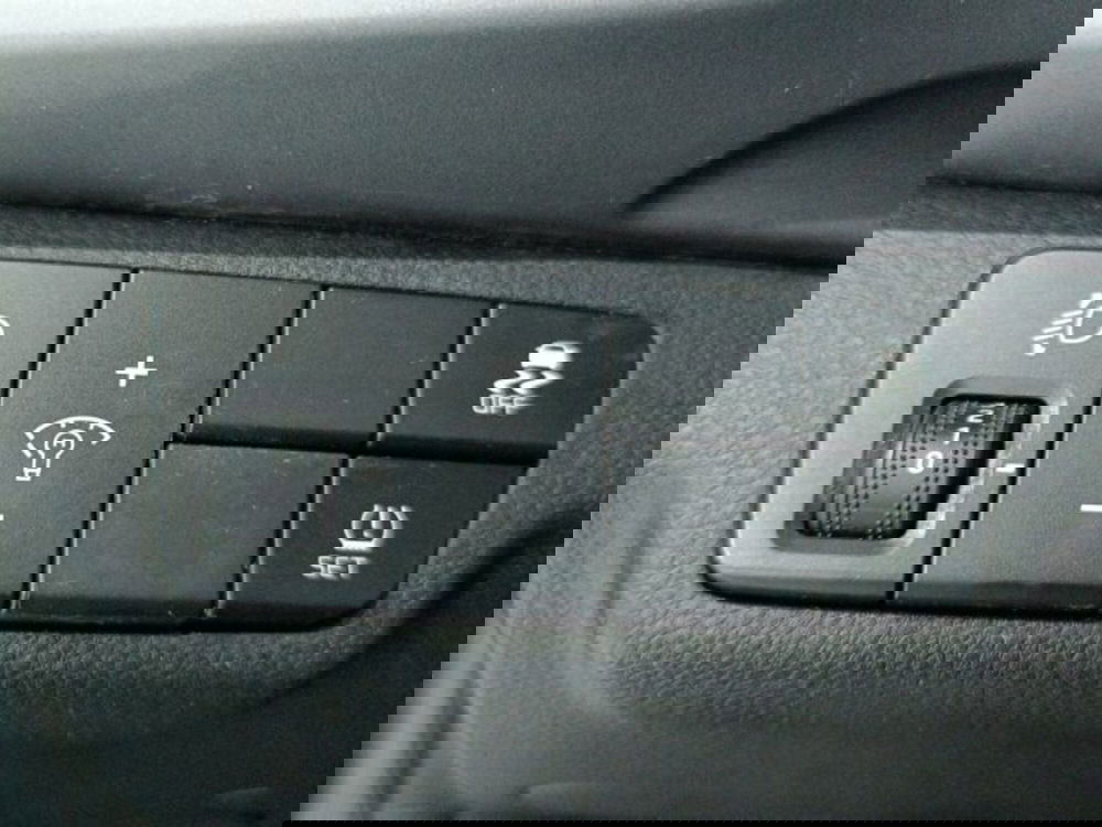 Kia Stonic usata a Catania (19)