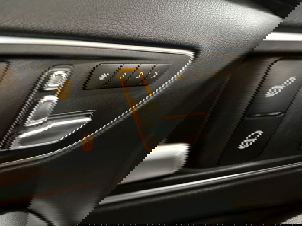 Mercedes-Benz GLA SUV usata a Avellino (18)