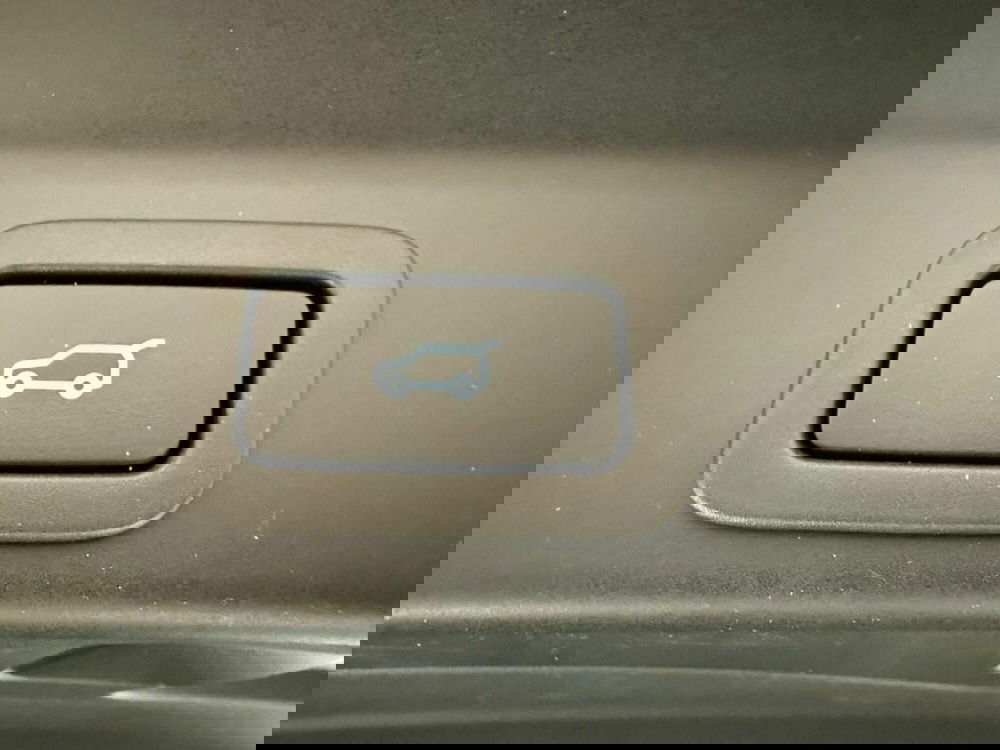 Jaguar F-Pace usata a Varese (12)