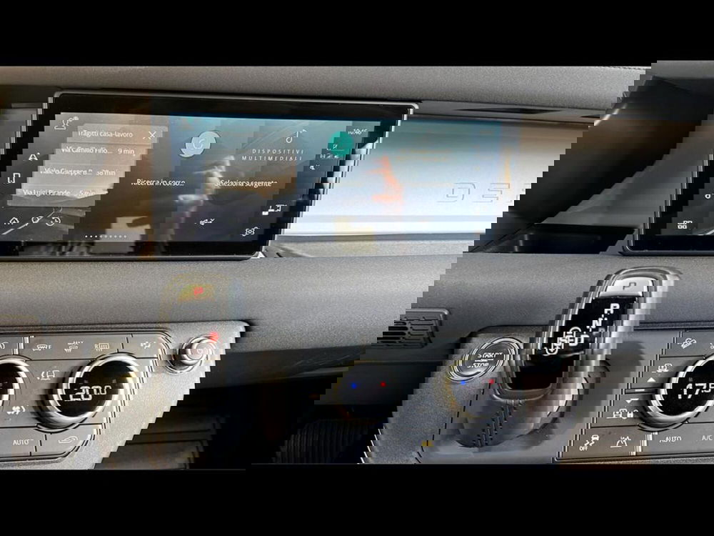 Land Rover Defender usata a Varese (11)