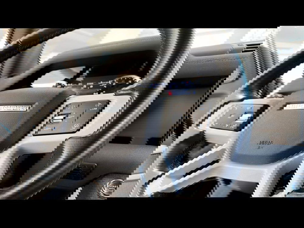 Land Rover Defender usata a Varese (13)