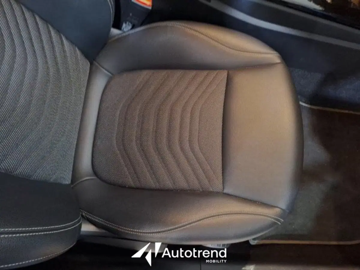Mercedes-Benz Classe A Sedan usata a Bari (10)